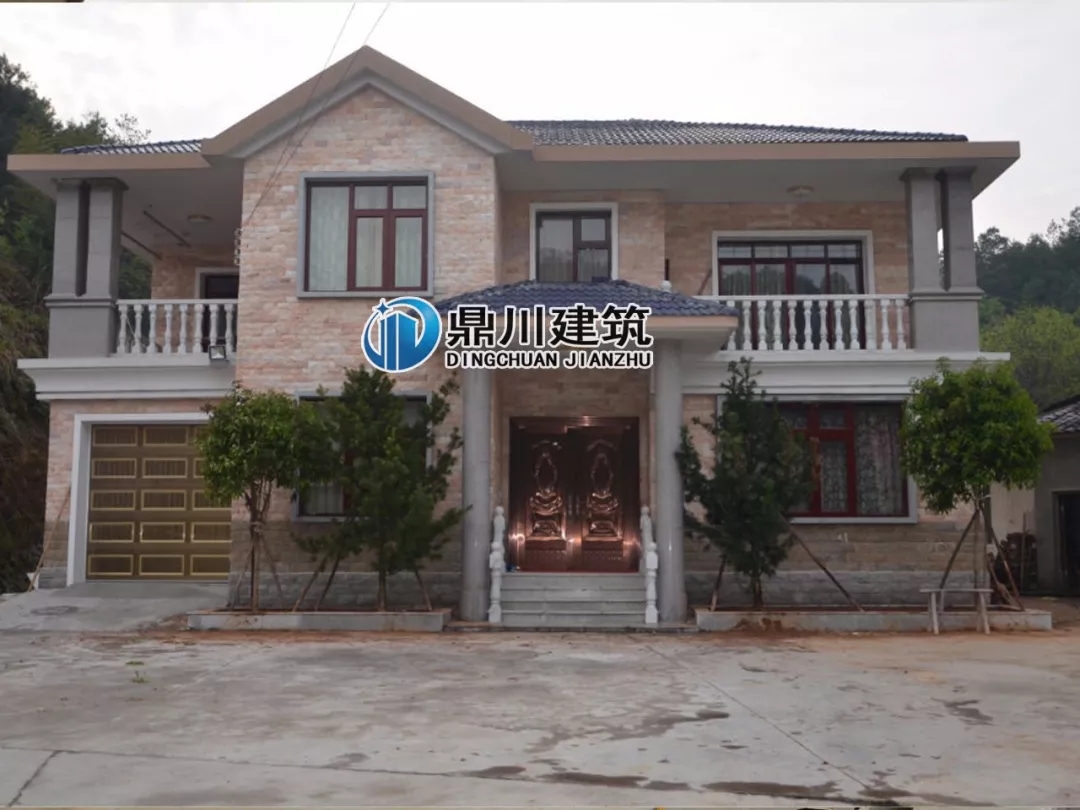 主體37萬的二層自建房設計，實拍美到爆，配上歐式構件更有檔次！