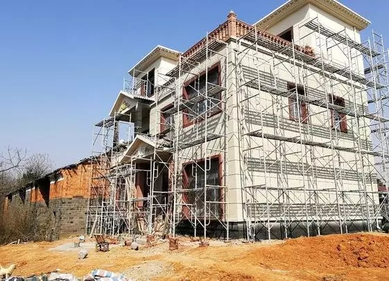 【自建房案例】網(wǎng)友30萬(wàn)蓋三層自建房，建成效果讓鄰居紛紛仿建！