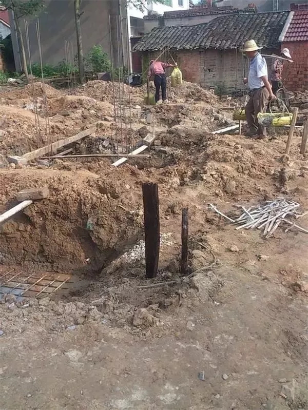 建房自訴：大叔15萬建好一層自建房，簡單舒適還省錢！