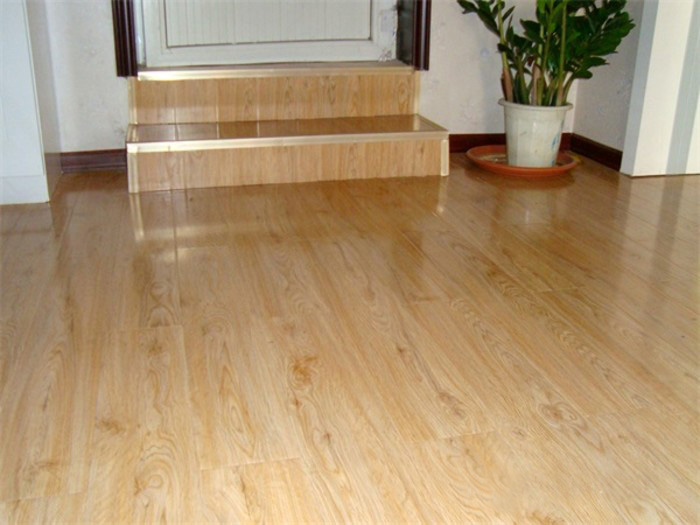 強(qiáng)化復(fù)合地板買的好也要常保養(yǎng)，一起來看它的保養(yǎng)方法