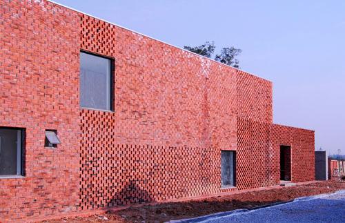 農(nóng)村自建房砌磚墻的技巧與注意事項