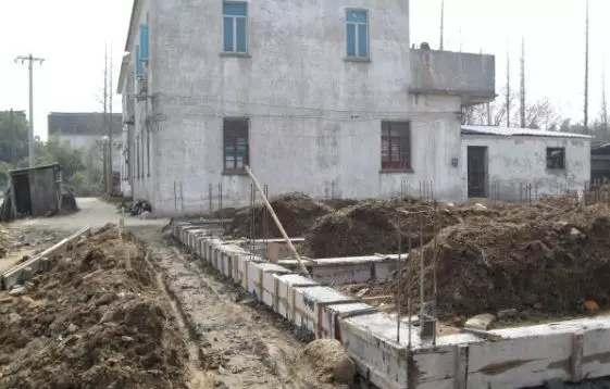 分享：網(wǎng)友34萬(wàn)給爸媽在農(nóng)村建起養(yǎng)老自建房，艷羨全鄉(xiāng)！